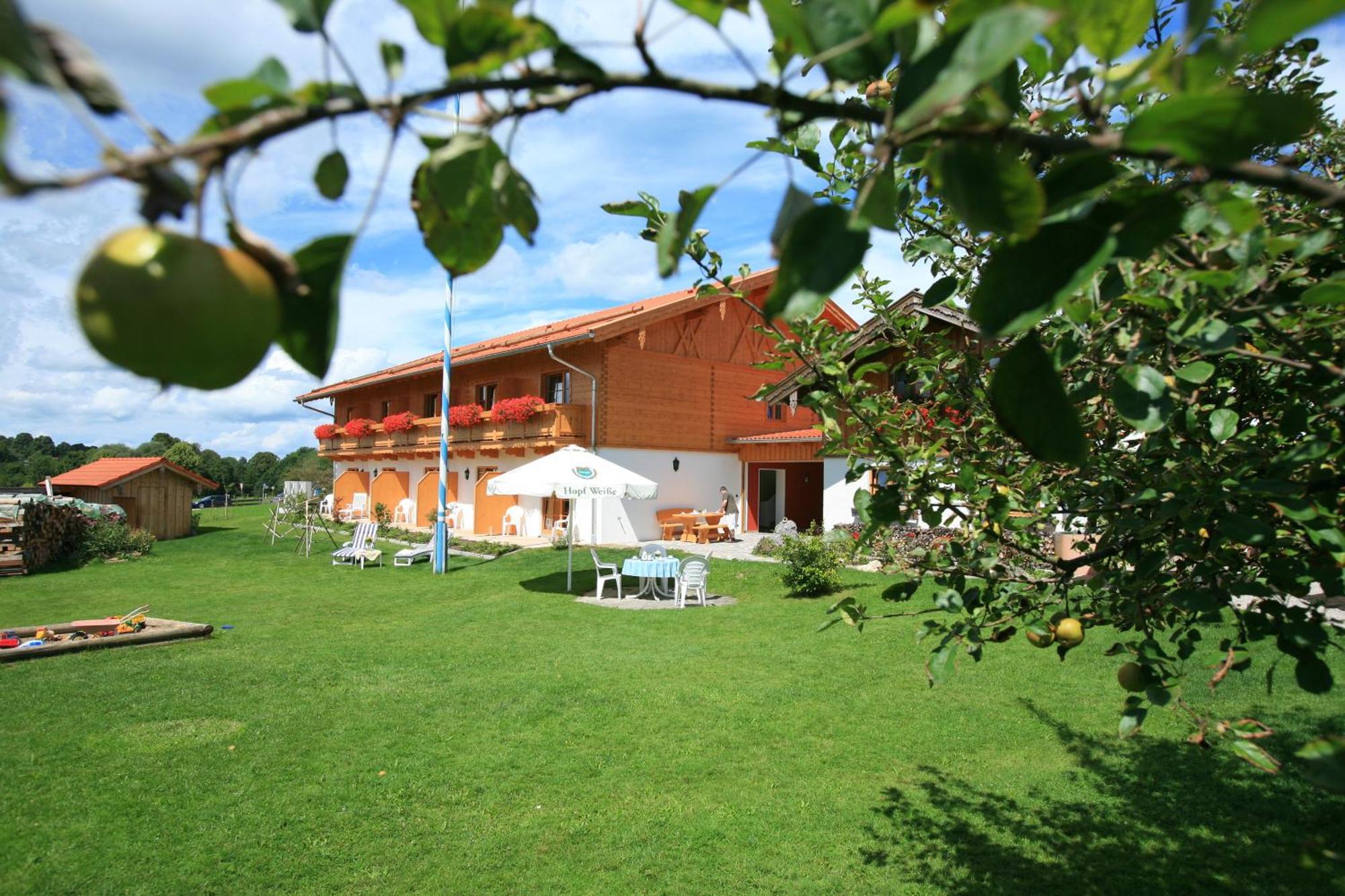 Pension Schweizerhaus Garni Weyarn Exterior photo