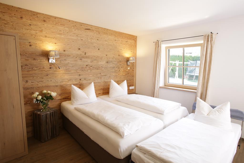 Pension Schweizerhaus Garni Weyarn Exterior photo