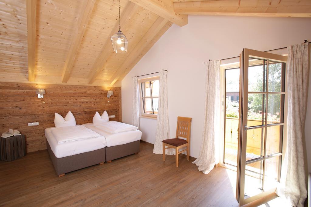 Pension Schweizerhaus Garni Weyarn Exterior photo