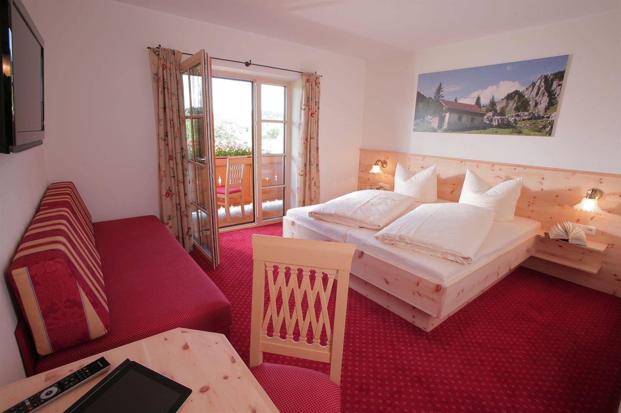 Pension Schweizerhaus Garni Weyarn Exterior photo