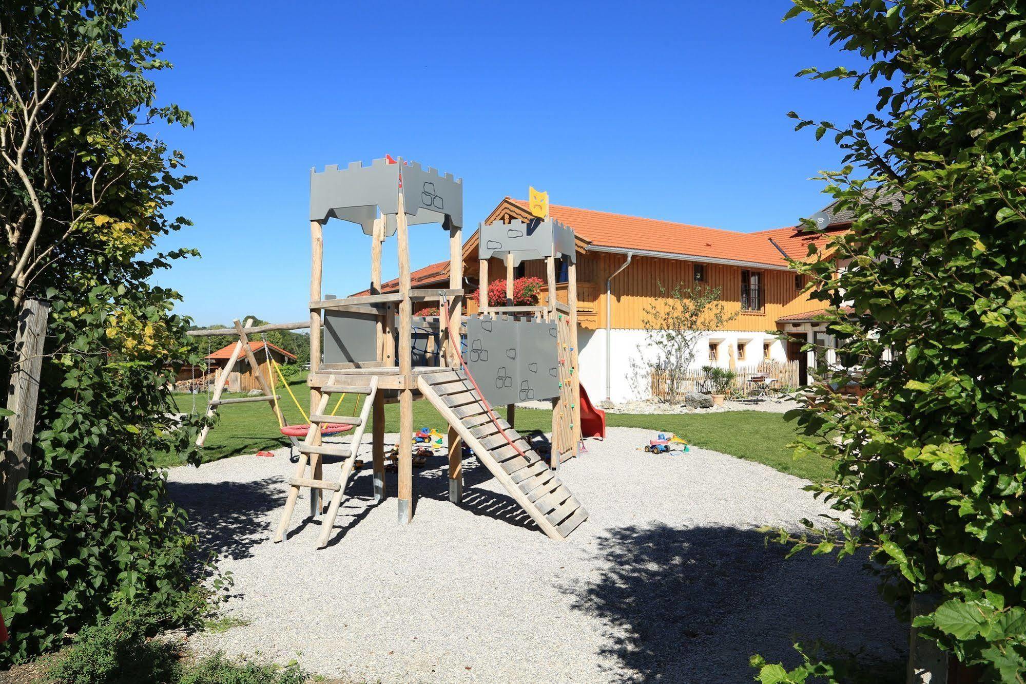 Pension Schweizerhaus Garni Weyarn Exterior photo